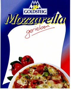 GOLDSTEIG Mozzarella gerieben
