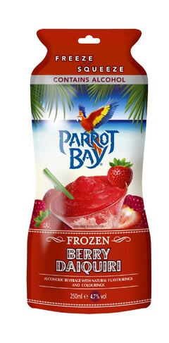 FREEZE & SQUEEZE CONTAINS ALCOHOL PARROT BAY SERVING SUGGESTION FROZEN BERRY DAIQUIRI ALCOHOLIC BEVERAGE WITH NATURAL FLAVOURINGS AND COLOURINGS 250 ml e 4.7% vol