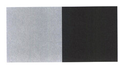 Beansprucht wird die Farbkombination Schwarz (Pantone 426 C)-Silbergrau (Pantone 877 C metallics). Die Farbe Schwarz (Pantone 426 C) wird für den Kasten (Körper) der beanspruchten Waren beansprucht, während die Farbe Silbergrau (Pantone 877 C metallics) für den Deckel der beanspruchten Waren beansprucht wird.