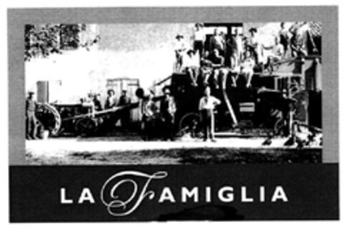 LA FAMIGLIA Logo (EUIPO, 01.03.2013)