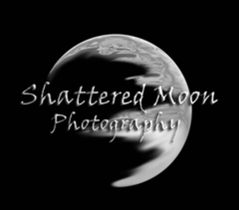 SHATTERED MOON PHOTOGRAPHY Logo (USPTO, 09.12.2011)