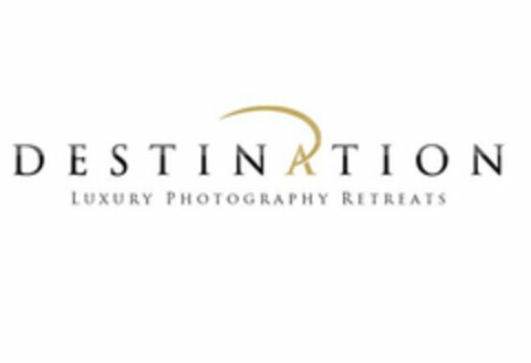 DESTINATION LUXURY PHOTOGRAPHY RETREATS Logo (USPTO, 04/08/2018)